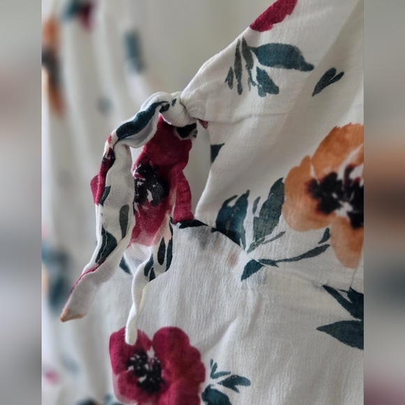 Trixxl Floral Spaghetti Strap Romper - Picture 2 of 6